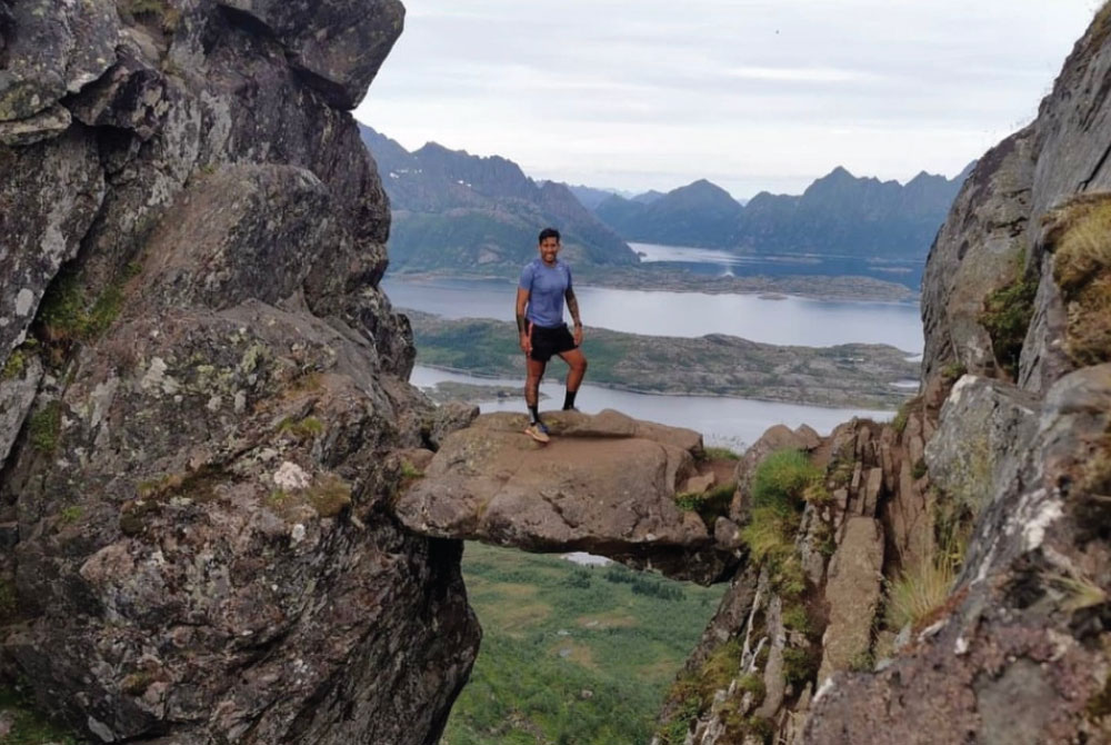 Lofoten - The Devils Gate by Ecuatraveling