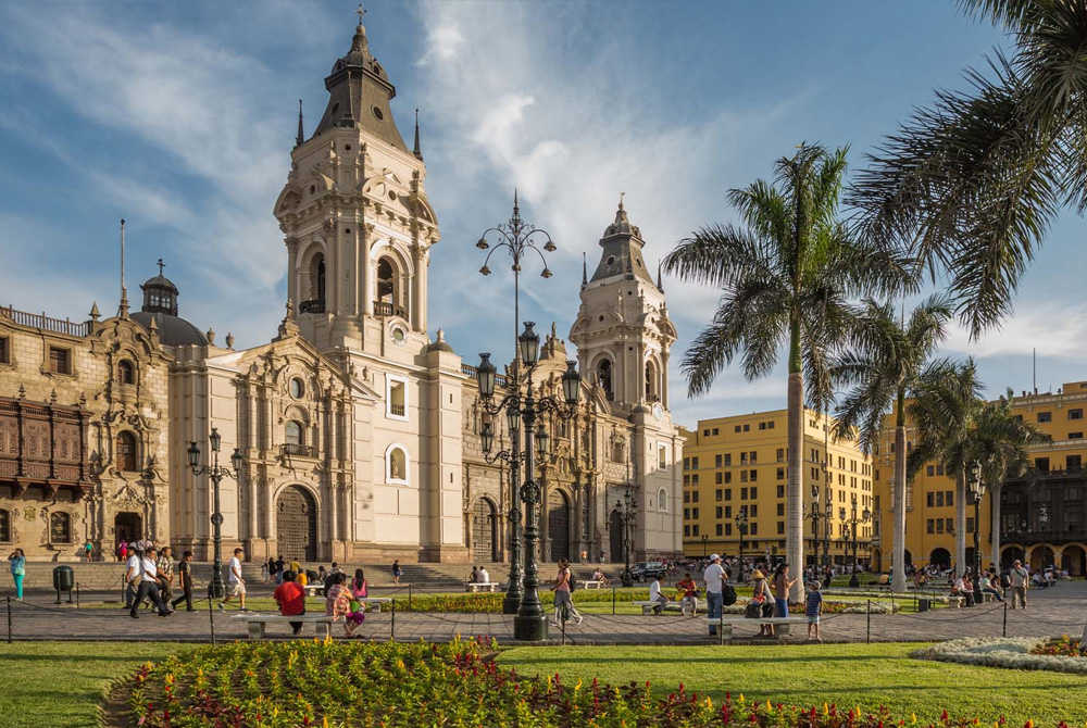 Lima by Ecuatraveling