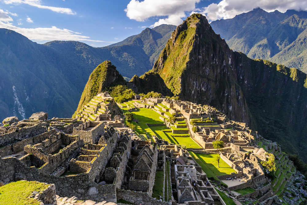 Machu Picchu by Ecuatraveling